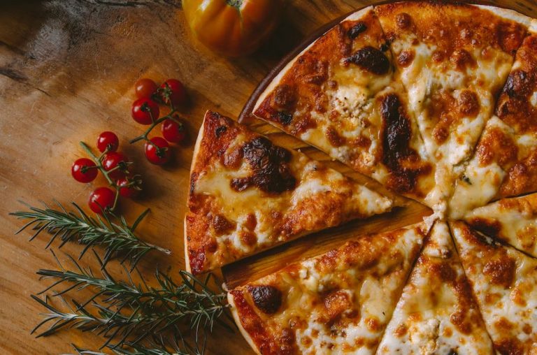 Lire la suite à propos de l’article Pizza surgelée au micro onde : comment faire ?